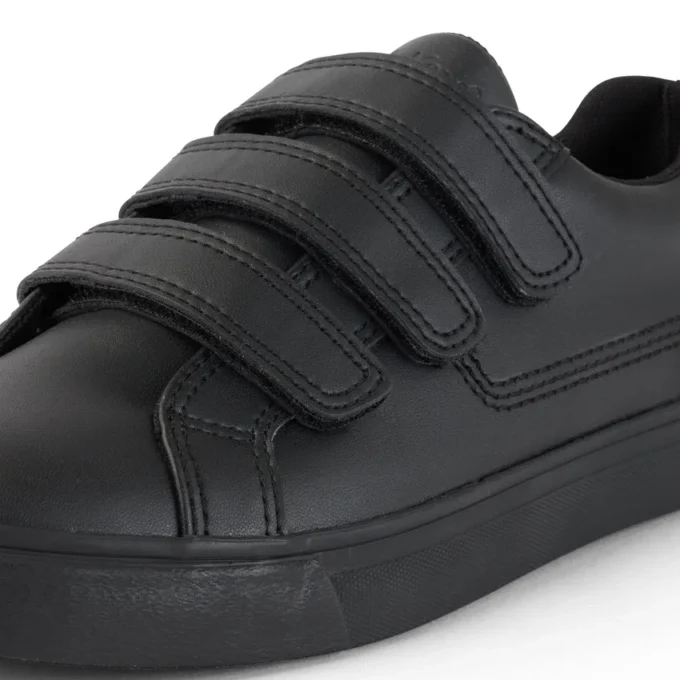 Youth Unisex Tovni Trip Leather Alternative Black